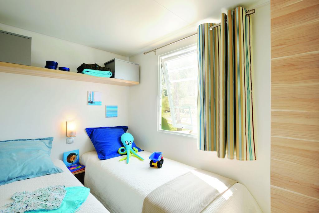 Camping Le Rey Louvie Juzon Rom bilde