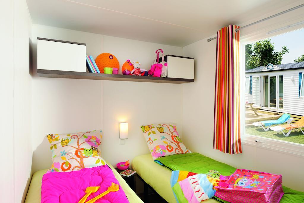 Camping Le Rey Louvie Juzon Rom bilde